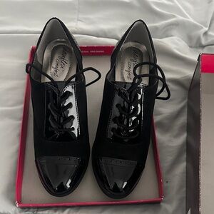 Dexflex Comfort Black Glossy Lace-Up heels
